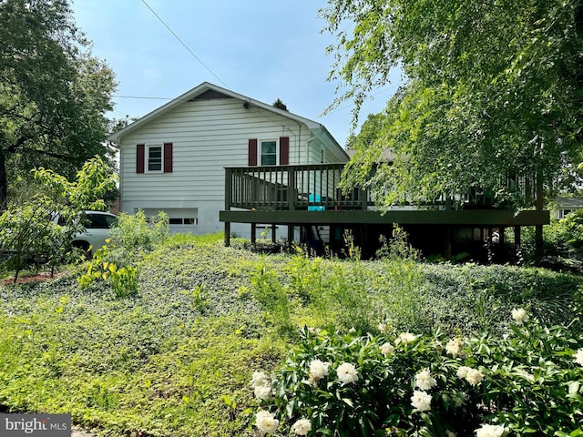 701 25th St, Huntingdon, PA 16652 - rear view of house with a deck