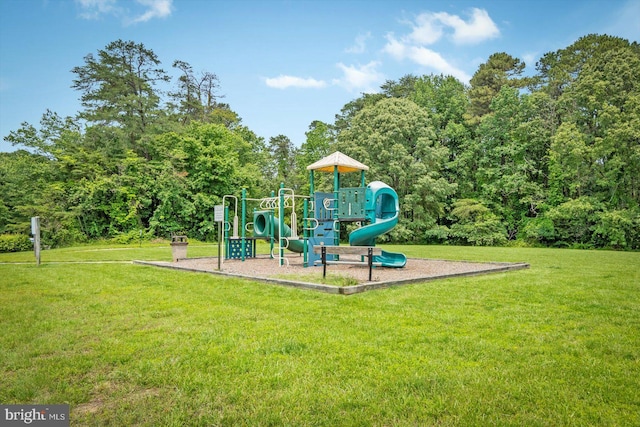 205 Quiet Ridge Ct, Pasadena, MD 21122 - communal playground with a lawn