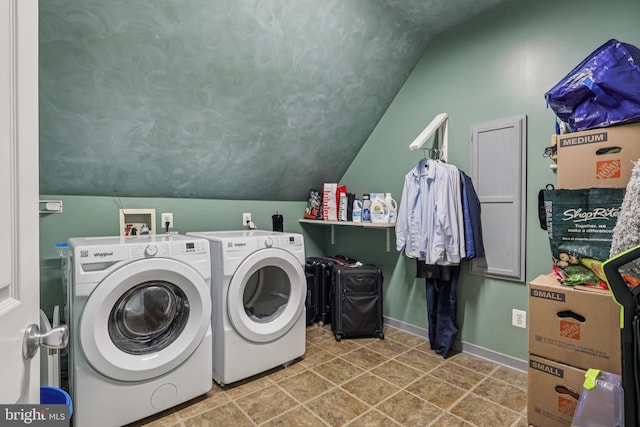 1012 Columbus Rd, Burlington, NJ 08016 - laundry area featuring separate washer and dryer and baseboards