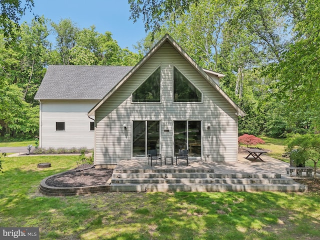 1012 Columbus Rd, Burlington, NJ 08016 - rear view of house with a yard and a patio area