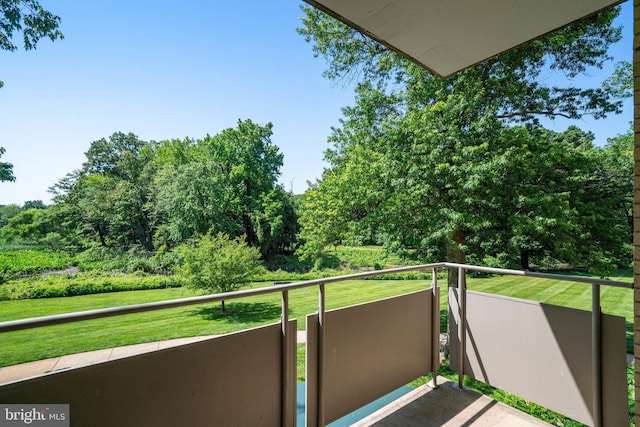 6631 Wakefield Dr Unit 209, Alexandria, VA 22307 - view of balcony