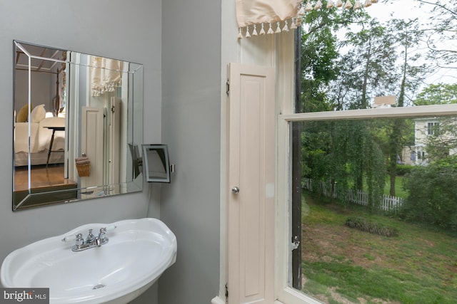 417 E Washington St, Charles Town, WV 25414 - bathroom featuring a sink