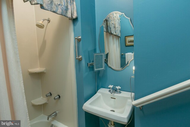 417 E Washington St, Charles Town, WV 25414 - full bath with a sink and shower / bath combination with curtain