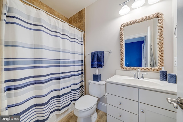 6513 Manor Ridge Ct, Falls Church, VA 22043 - bathroom featuring toilet, vanity, and a shower with curtain