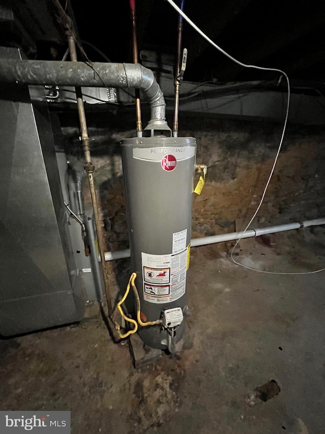 5131 Ludlow St, Philadelphia, PA 19139 - utilities featuring water heater