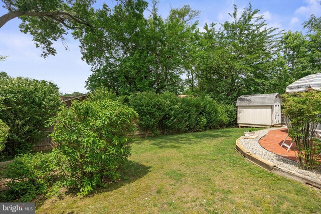 419 Saratoga Dr, Cherry Hill, NJ 08002 - view of yard with a storage unit