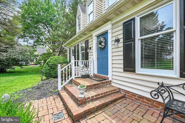 11 Thomas Cir, New Freedom, PA 17349 - entrance to property with a yard