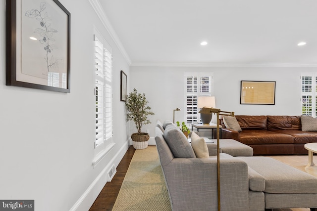 661 Timber Ln, Devon, PA 19333 - living area with crown molding, dark wood-style floors, recessed lighting, and baseboards