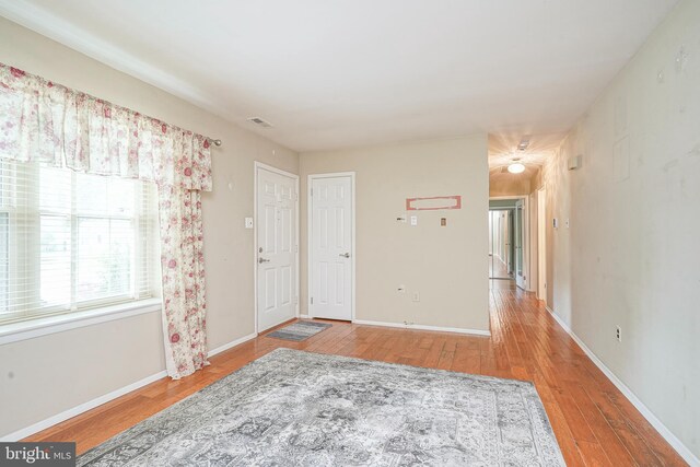 1035 S Beecham Rd, Williamstown, NJ 08094 - foyer entrance with wood finished floors and baseboards