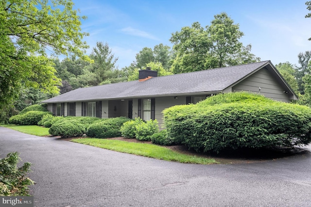 516 Merrimans Ln, Winchester, VA 22601 - ranch-style home featuring a chimney