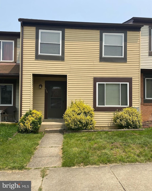 8798 Victory Ct, Walkersville, MD 21793 - view of front of home with a front lawn