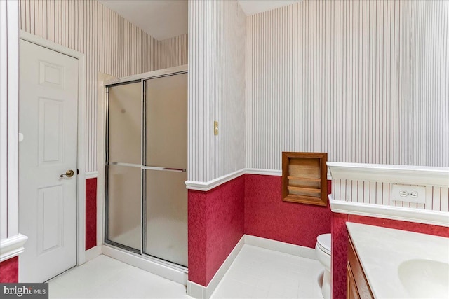 916 E Fox Hound Chase Chase, Glen Mills, PA 19342 - bathroom with wallpapered walls, toilet, a stall shower, and vanity