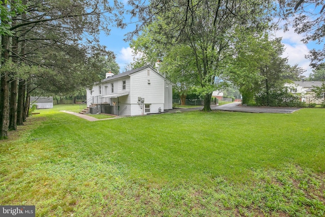 6001 Kroy Ct, Springfield, VA 22150 - view of grassy yard