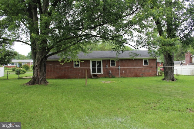 803 Grafton St, Fredericksburg, VA 22405 - back of property featuring entry steps, brick siding, and crawl space
