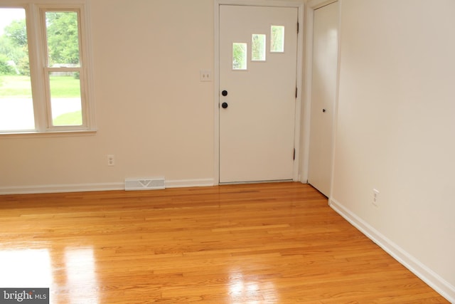 803 Grafton St, Fredericksburg, VA 22405 - foyer entrance featuring light wood-style flooring
