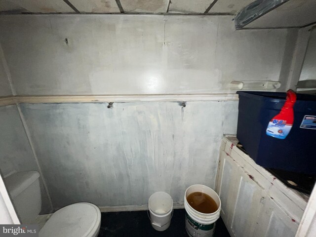4728 York Rd, Baltimore, MD 21212 - bathroom with toilet