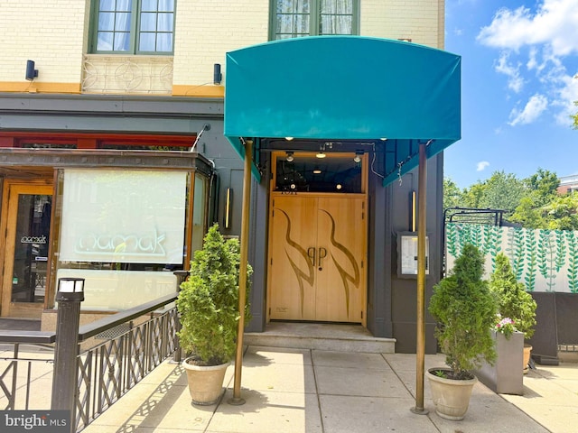 1832 Calvert St NW Unit 3, Washington, DC 20009 - property entrance with brick siding