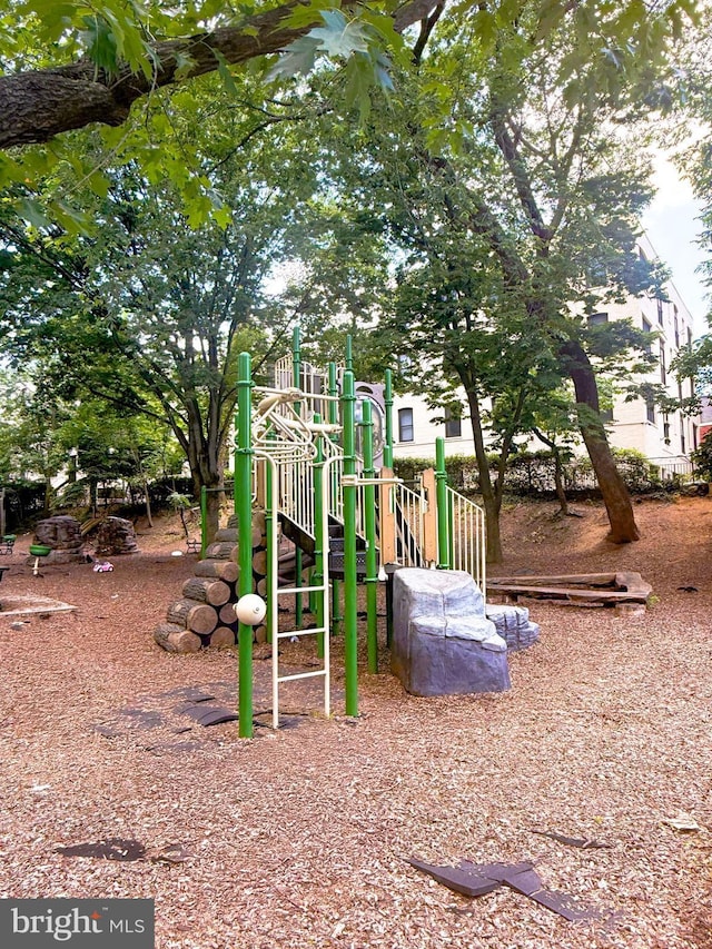 1832 Calvert St NW Unit 3, Washington, DC 20009 - view of communal playground