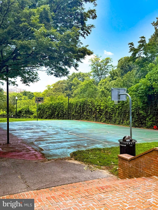 1832 Calvert St NW Unit 3, Washington, DC 20009 - view of basketball court featuring community basketball court