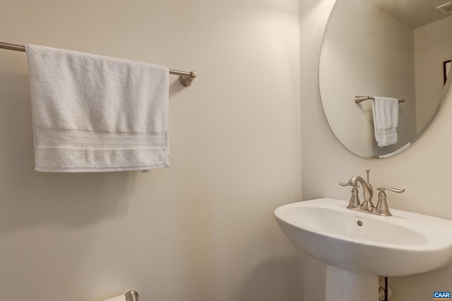 905 Flat Waters Ln, Charlottesville, VA 22911 - bathroom with a sink