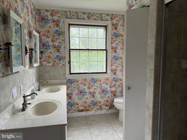790 Hopewell Rd, Downingtown, PA 19335 - full bathroom featuring tile patterned flooring, double vanity, wallpapered walls, toilet, and baseboards