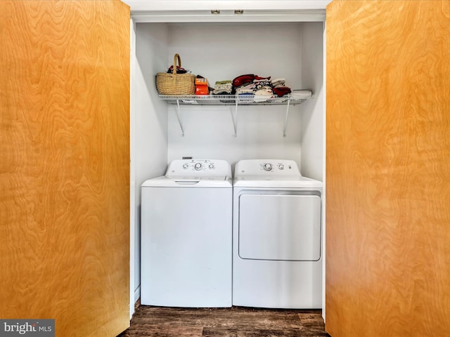 927 Thompson Ave, Jonestown, PA 17038 - washroom with independent washer and dryer and wood finished floors