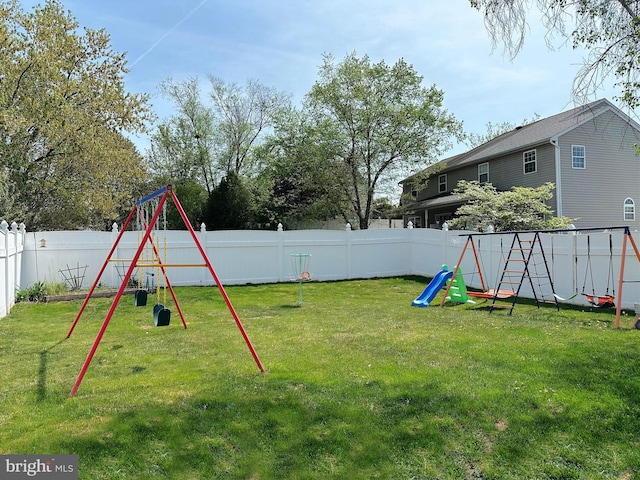 584 Meadow Ln, Pennsburg, PA 18073 - view of yard with a playground