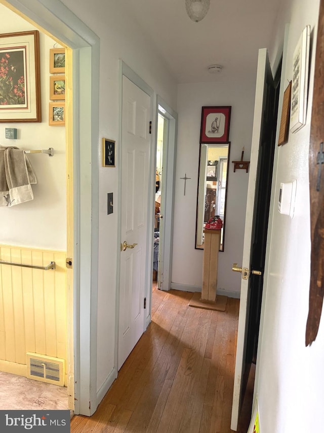 32 Meadow Ln, Gettysburg, PA 17325 - hallway with hardwood / wood-style flooring