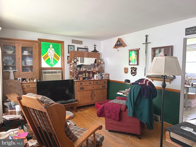 32 Meadow Ln, Gettysburg, PA 17325 - living area with wood finished floors and cooling unit