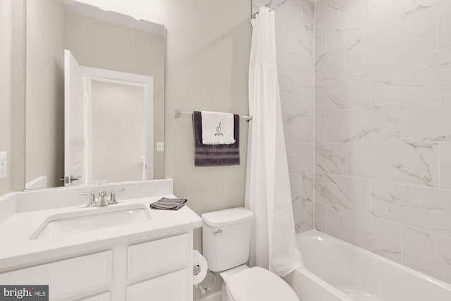 2521 River Terrace Rd, Hyattsville, MD 20782 - full bathroom featuring toilet, vanity, and shower / bath combination with curtain