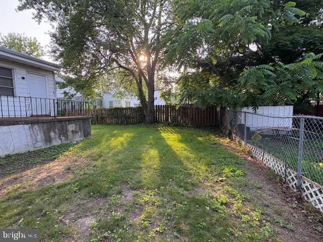 260 Weber Ave, Ewing, NJ 08638 - view of fenced backyard