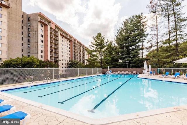 3800 Powell Ln Unit 519, Falls Church, VA 22041 - view of community pool
