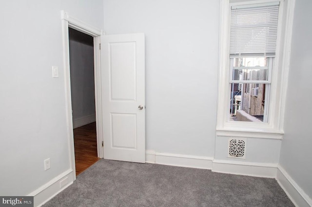 1626 N 30th St, Philadelphia, PA 19121 - carpeted empty room with baseboards