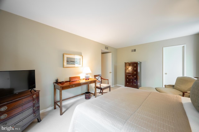 6501 Menlo Rd, Mclean, VA 22101 - bedroom featuring light carpet and baseboards