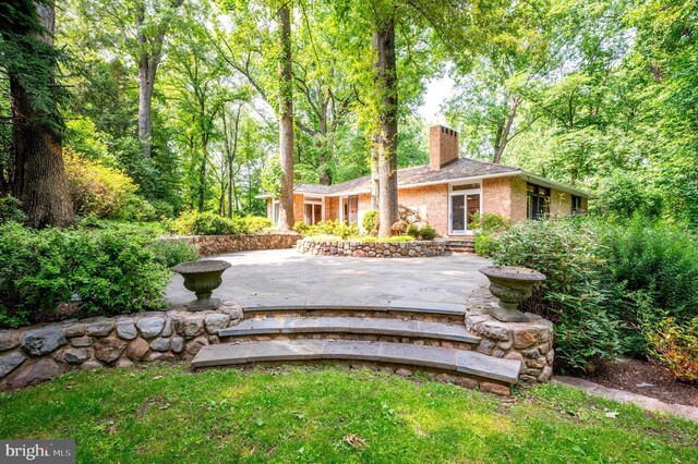 6501 Menlo Rd, Mclean, VA 22101 - view of yard with a patio
