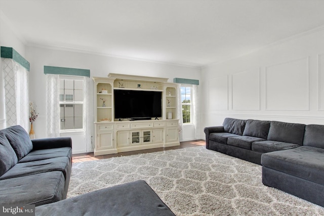 3 Rycroft Rd, Mechanicsburg, PA 17050 - living room featuring ornamental molding