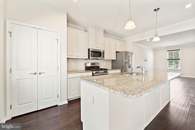 1307 Kohana Dr, Clarksboro, NJ 08020 - kitchen with stainless steel appliances, a sink, dark wood-style floors, a center island with sink, and decorative backsplash