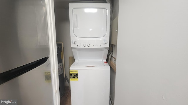 7705 Lafayette Forest Dr Unit 77, Annandale, VA 22003 - laundry area with estacked washer and dryer and water heater