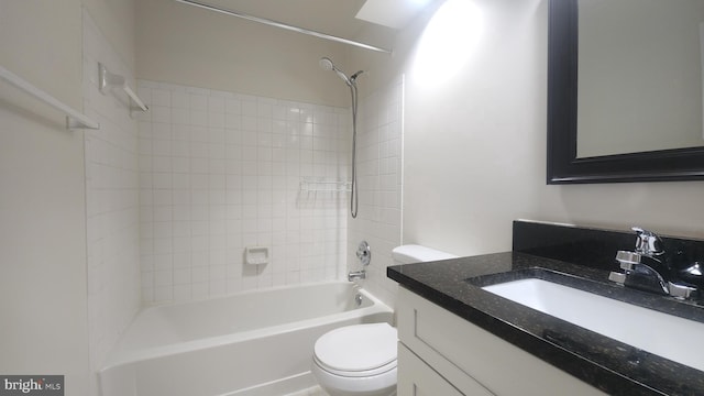 7705 Lafayette Forest Dr Unit 77, Annandale, VA 22003 - bathroom with vanity and bathing tub / shower combination