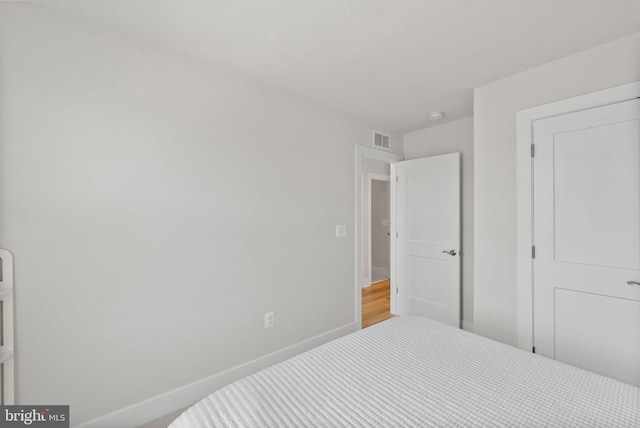 8790 Kensington Church St, Manassas, VA 20112 - bedroom with baseboards