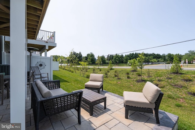 8790 Kensington Church St, Manassas, VA 20112 - view of patio / terrace