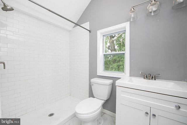 133 E Federal St, Burlington, NJ 08016 - full bathroom featuring vaulted ceiling, tiled shower, toilet, vanity, and baseboards