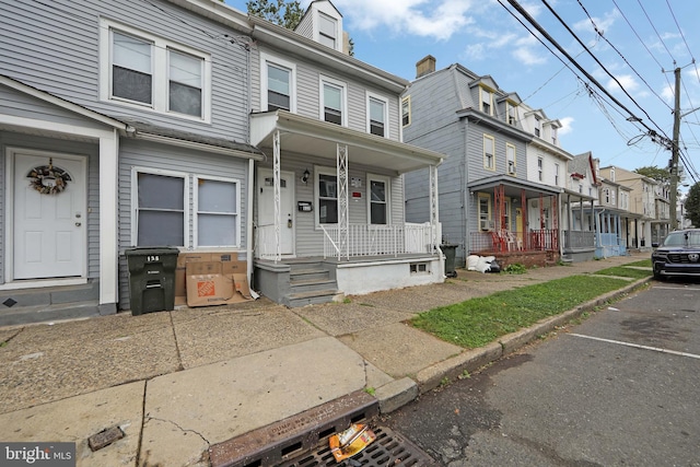 133 E Federal St, Burlington, NJ 08016 - townhome / multi-family property with covered porch and a residential view