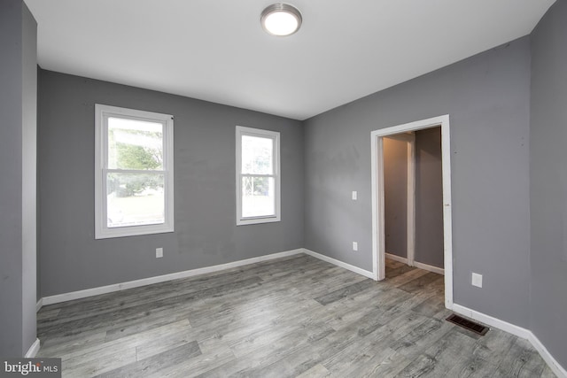 133 E Federal St, Burlington, NJ 08016 - unfurnished bedroom with wood finished floors and baseboards