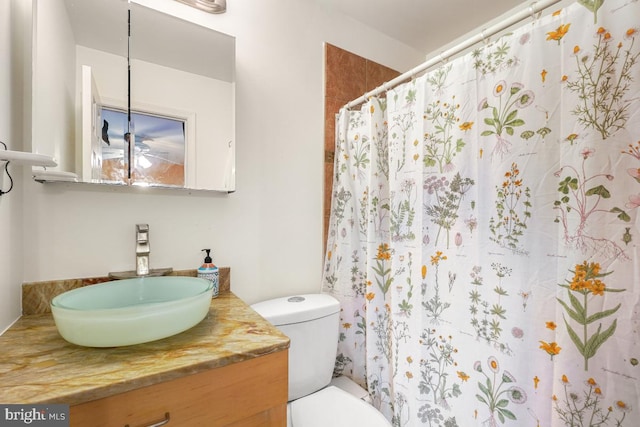 7719 Haines Ct, Laurel, MD 20707 - bathroom with vanity and curtained shower