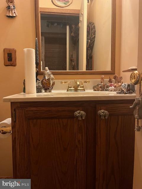 46 Carriage Stop Pl, Florence, NJ 08518 - half bath featuring vanity