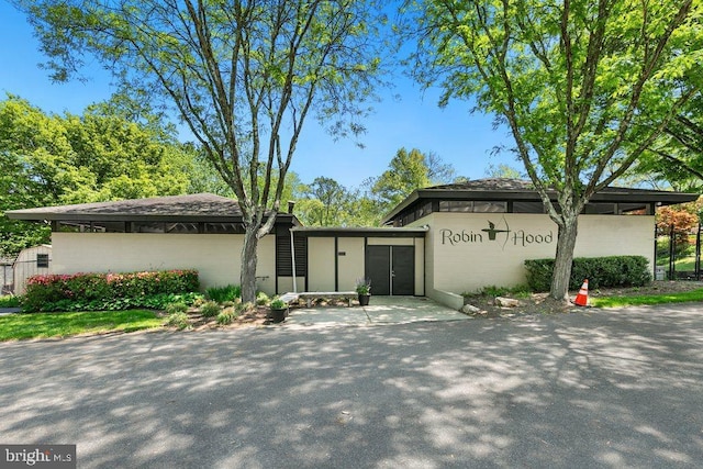 201 Mowbray Rd, Silver Spring, MD 20904 - mid-century home with a patio area