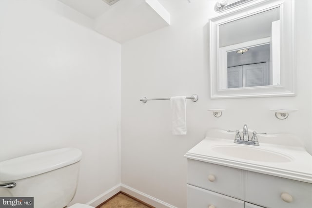9523 Greencastle Ln, Lorton, VA 22079 - half bath with toilet, vanity, and baseboards
