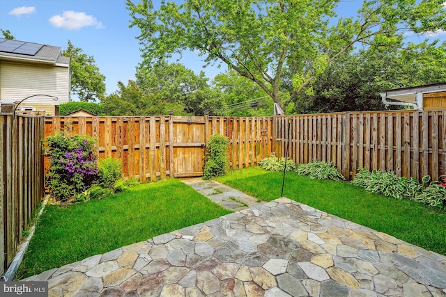 9523 Greencastle Ln, Lorton, VA 22079 - fenced backyard featuring a patio