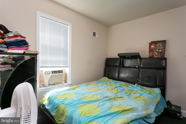 2421 E Madison St E, Baltimore, MD 21205 - bedroom featuring cooling unit